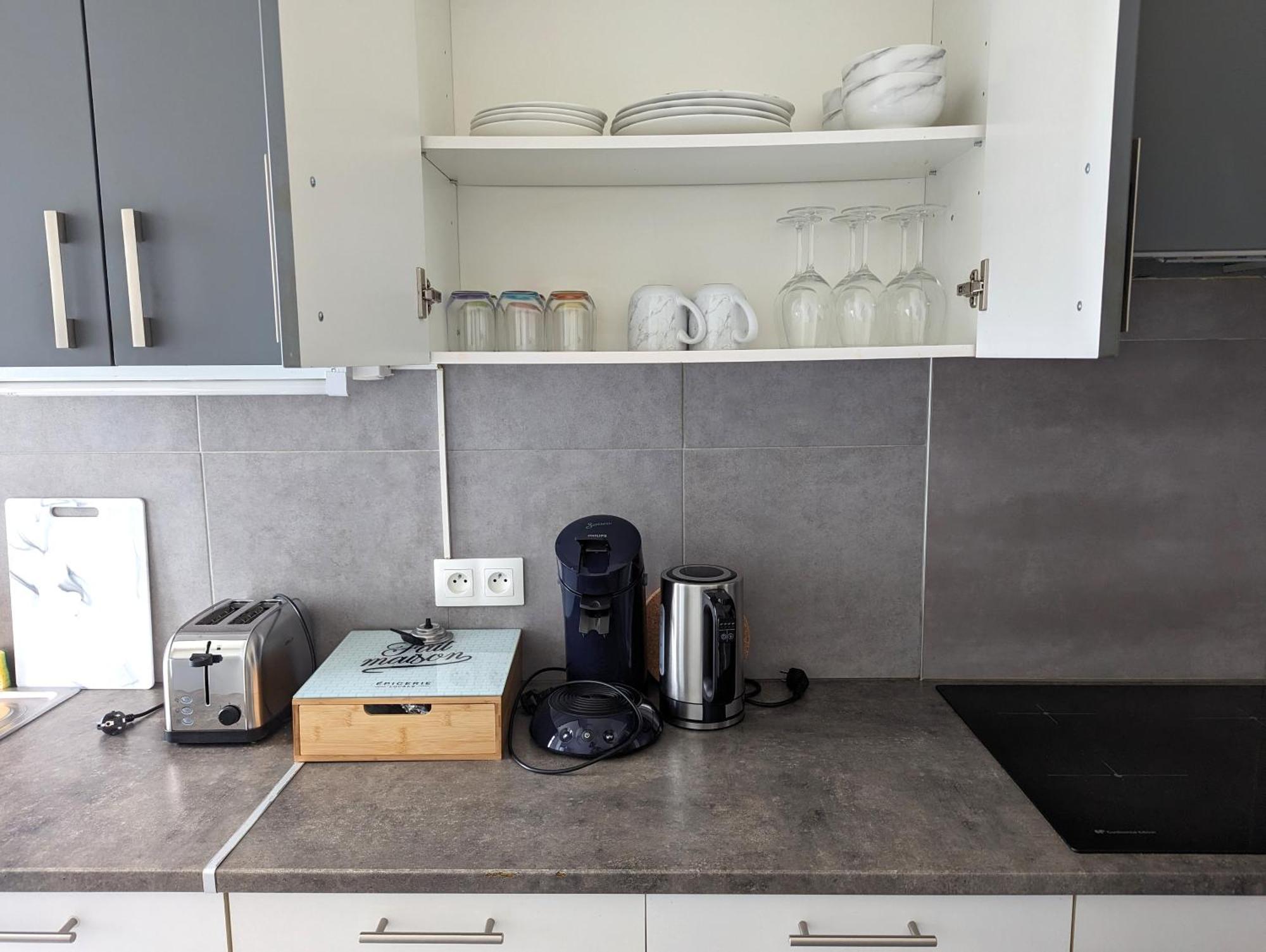 Le Mirage - Appartement 2 Chambres, Salon, Cuisine Equipee, Parking Et Wifi Gratuit Mulhouse Exteriör bild